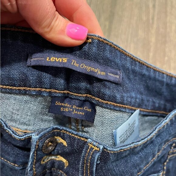 Levi's 526 Slender Boot Cut Jeans Mid Rise Whisker Denim Medium Wash Blue Size 4 - Picture 7 of 11